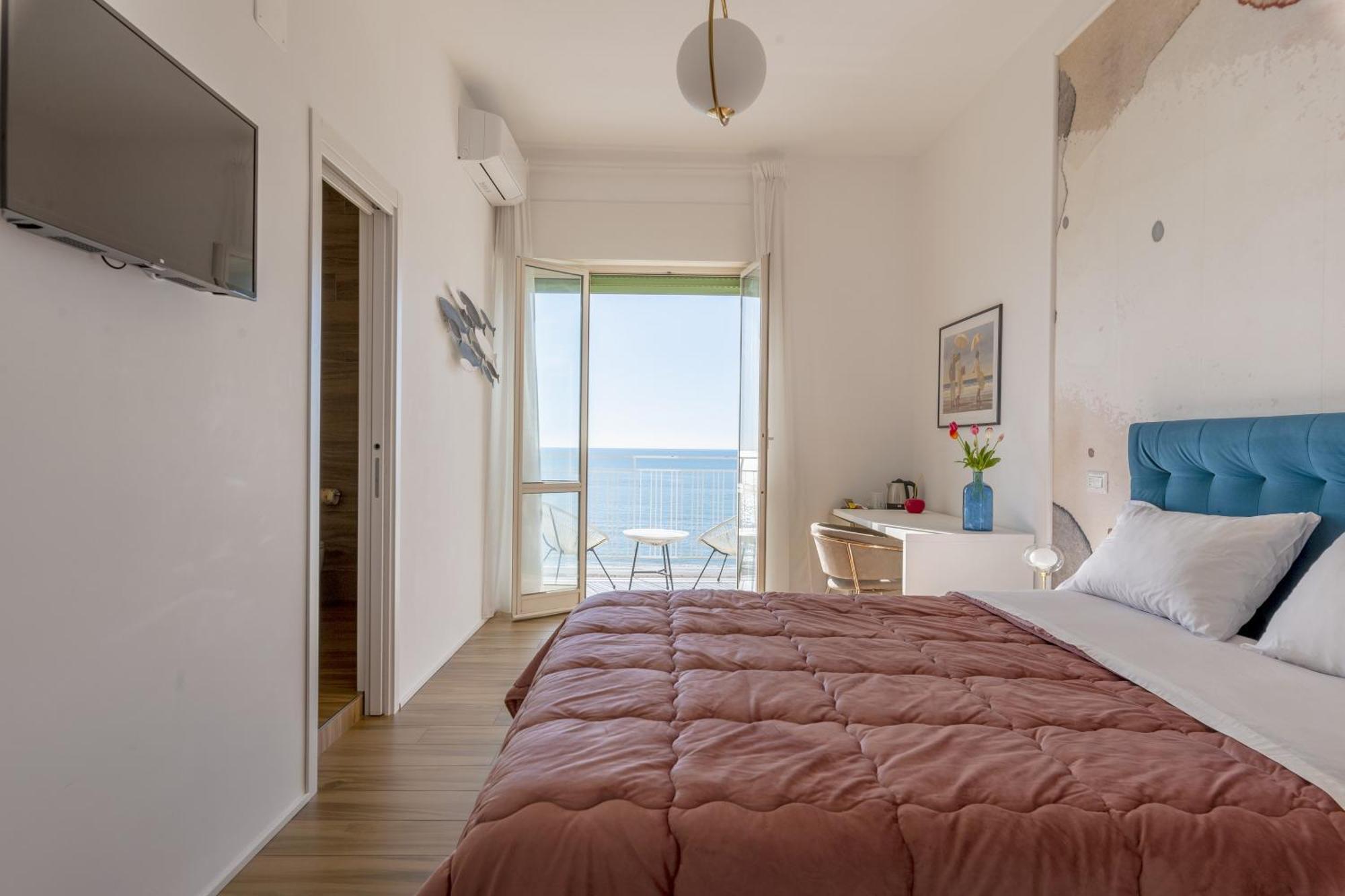 Cas' A Mare - Beachfront Luxury Suites Salerno Exterior photo