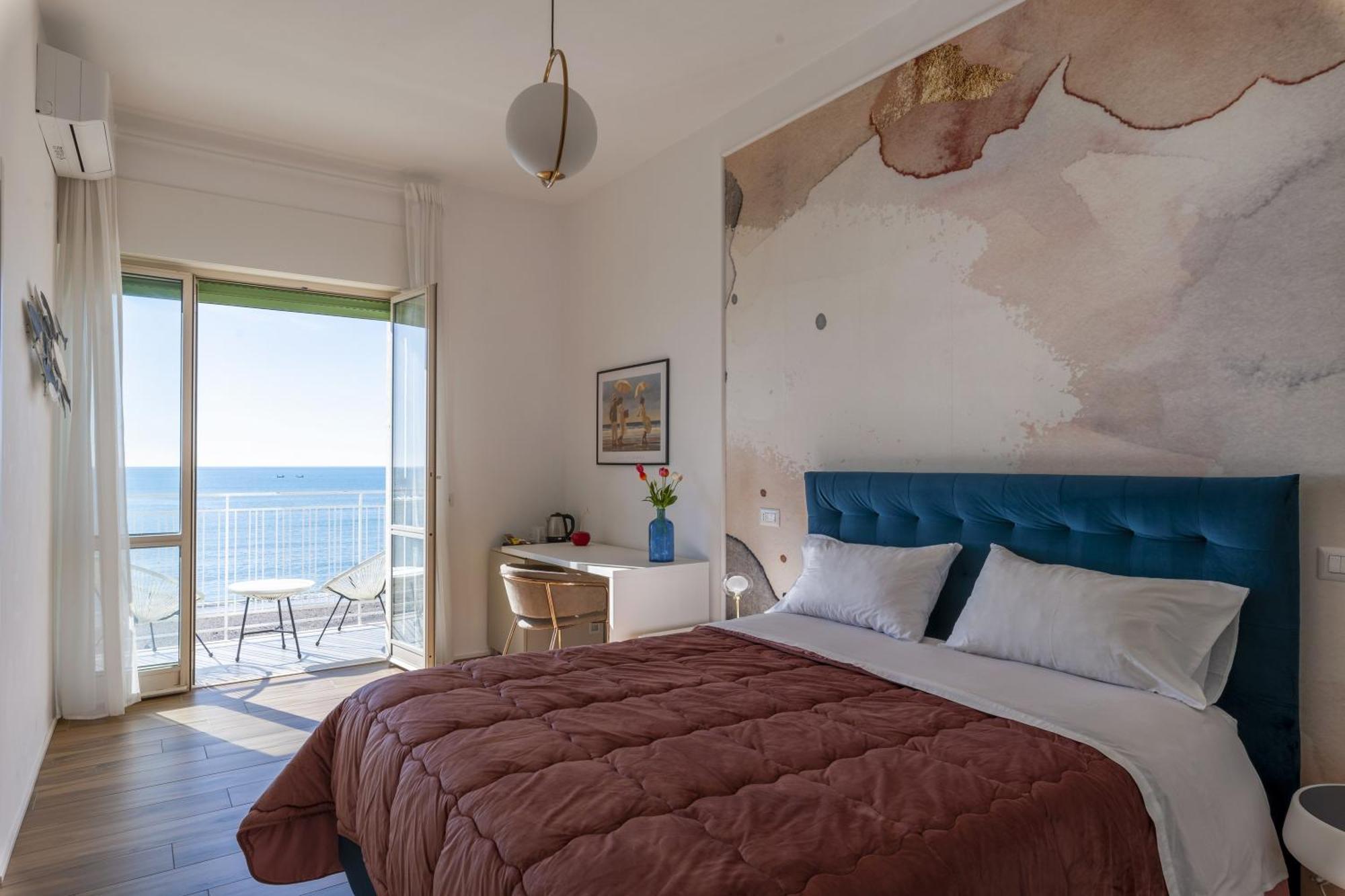 Cas' A Mare - Beachfront Luxury Suites Salerno Exterior photo
